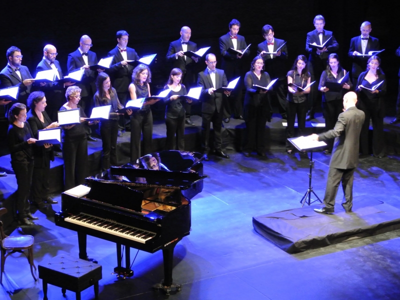 Èxit del concert del Cor de Cambra del Palau organitzat per Amics de La Rambla al Teatre Principal (2)