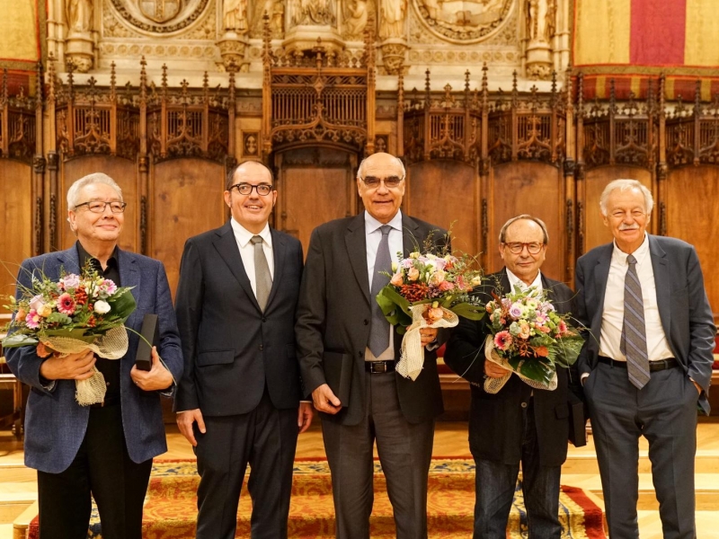       Amics de La Rambla entrega elguardó Ramblistad’Honor 2019 a Salvador Alemany, al Teatre Romea i a Arturo San Agustín (1)