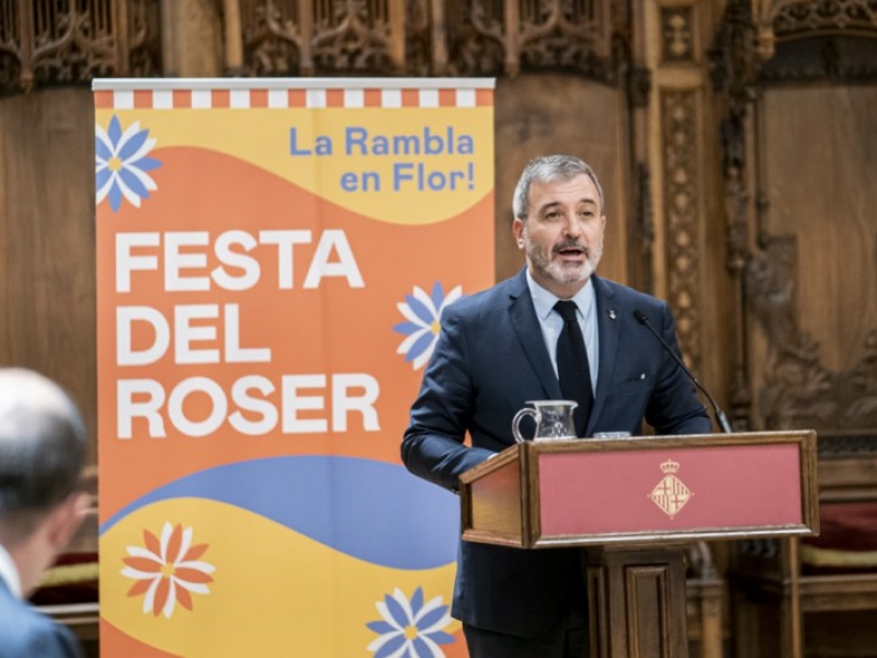      Amics de La Rambla entrega elguardó Ramblistad’Honor 2019 a Salvador Alemany, al Teatre Romea i a Arturo San Agustín (20)