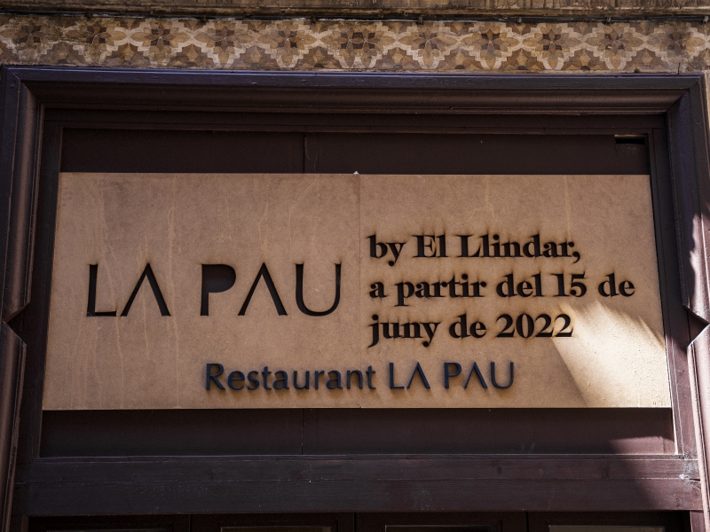 El Restaurant La Pau omple de vida, de bona cuina i d'oportunitats el Passatge de la Pau (2)