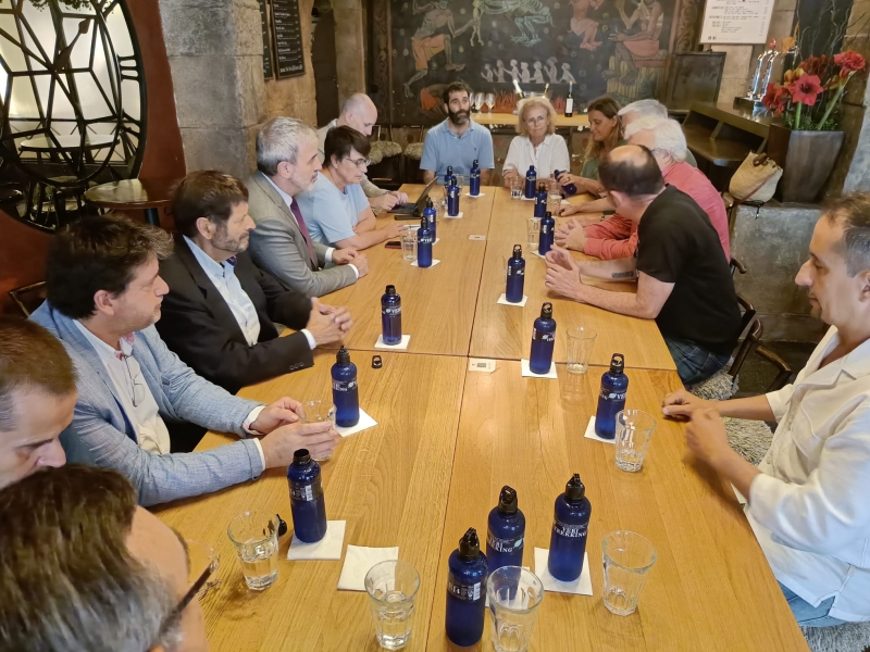 L'alcalde de Barcelona, Jaume Collboni es reuneix amb Amics de La Rambla (2)