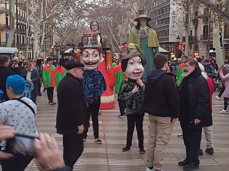 El Carnaval de Barcelona comença a La Rambla amb un Arribo ple de música i circ (12)
