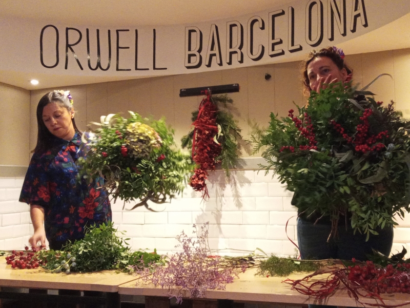 El restaurant Moka acull els tallers 'Per Nadal decora amb flors de La Rambla'