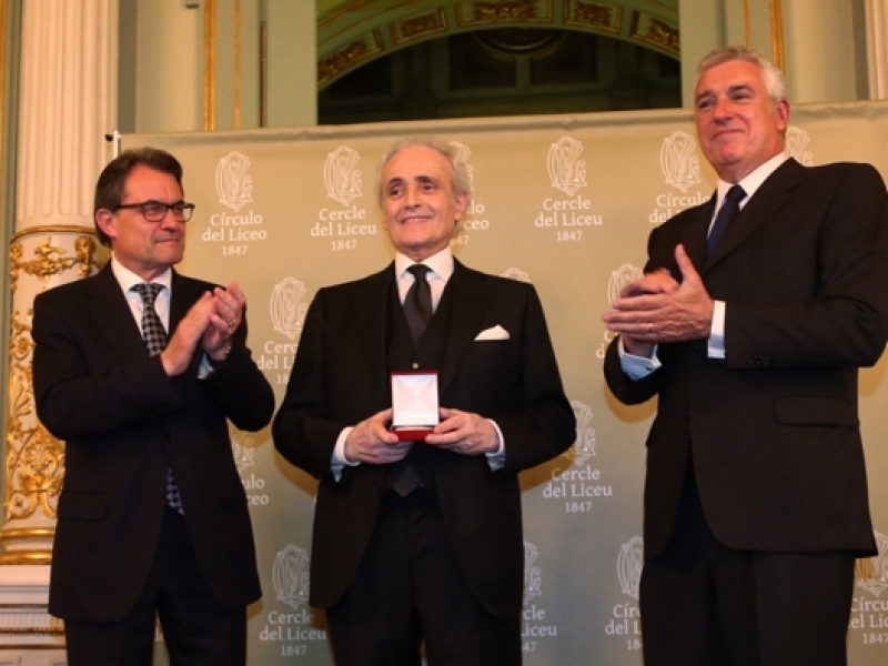 Josep Carreras rep la Medalla d'Or del Cercle del Liceu