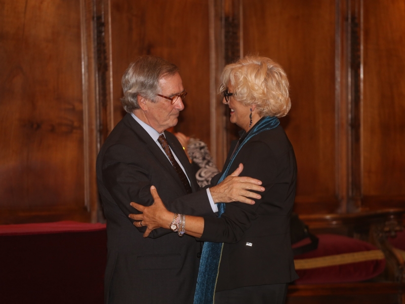 Núria Paricio rep la Medalla d'Honor de Barcelona