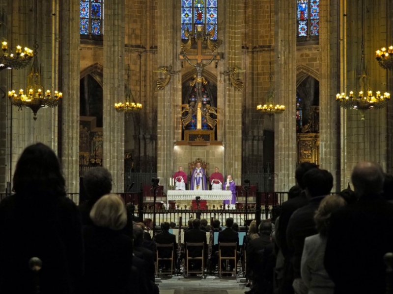 Els barcelonins omplen la Catedral amb motiu del Rèquiem per l’etern descans de Montserrat Caballé