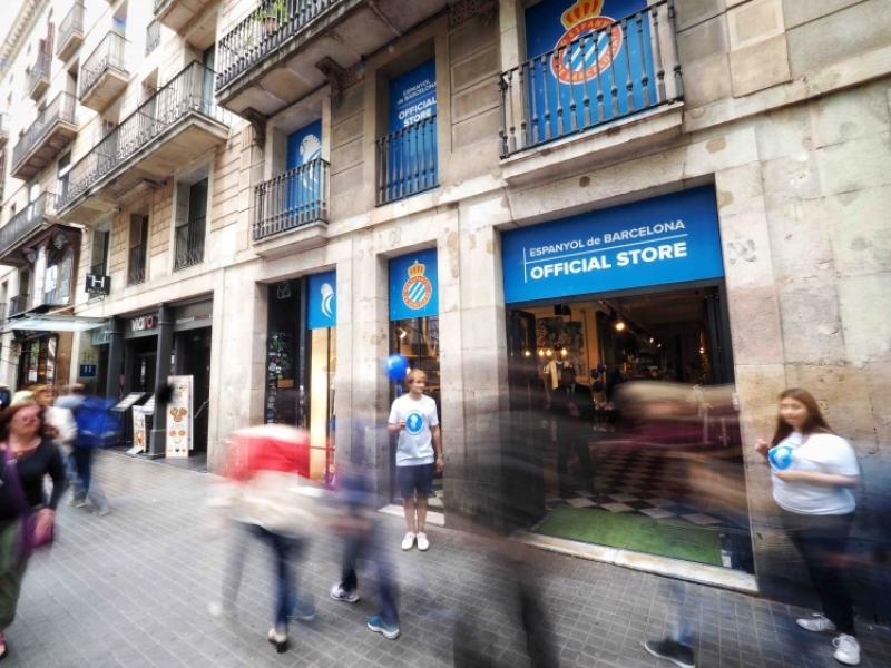 El RCD Espanyol de Barcelona obre la seva botiga oficial a La Rambla