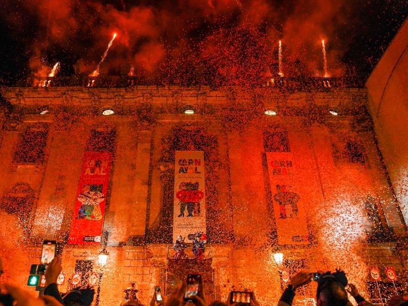 Un 'Arribo' espectacular inicia el Carnaval de Barcelona